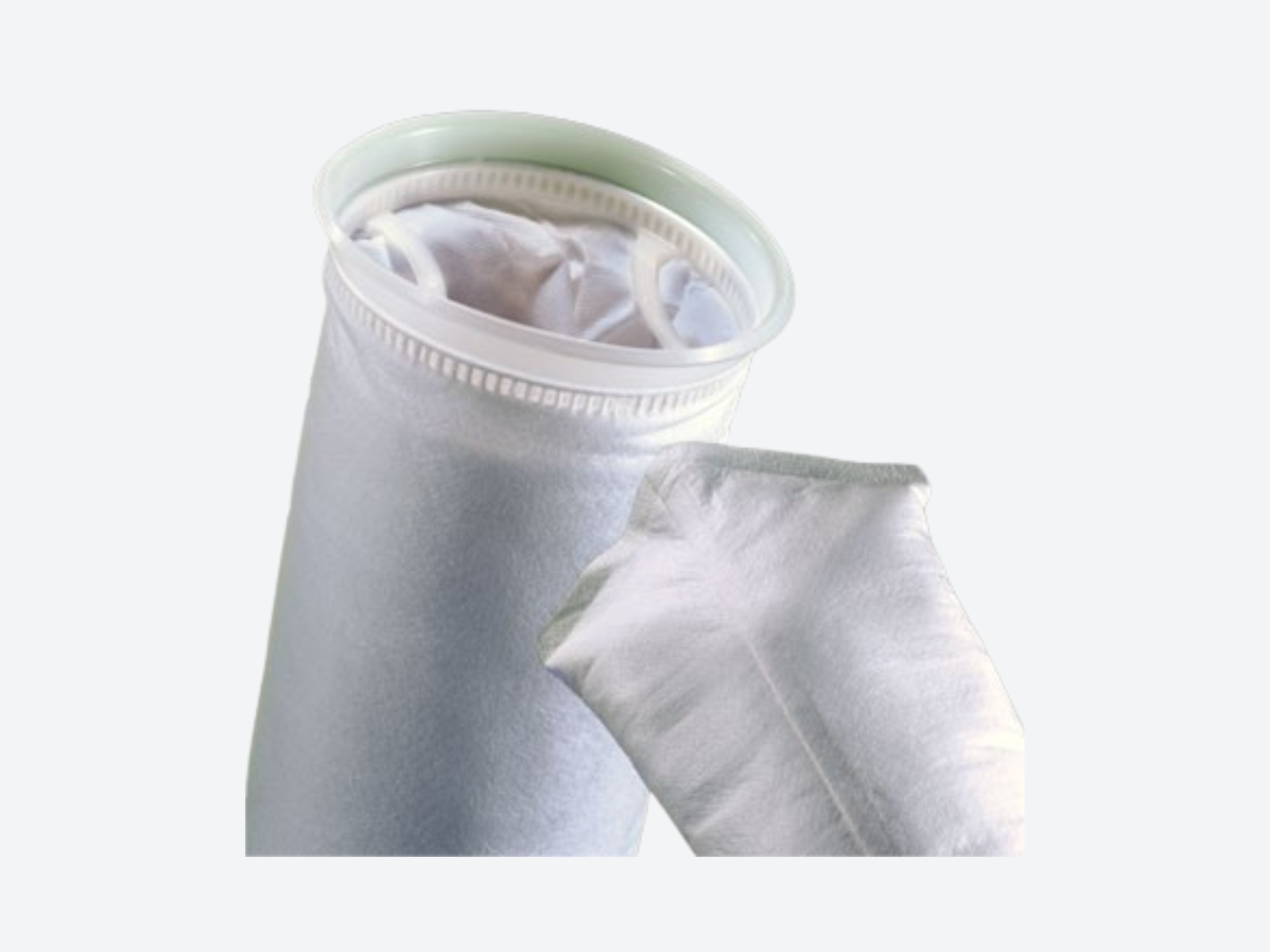 Extended life polyester filter bag